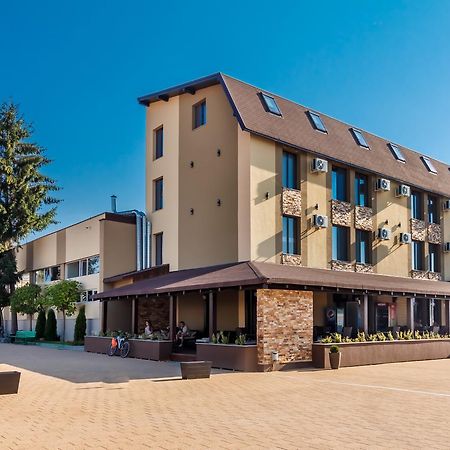 Ymy Hotels Targu Jiu Luaran gambar