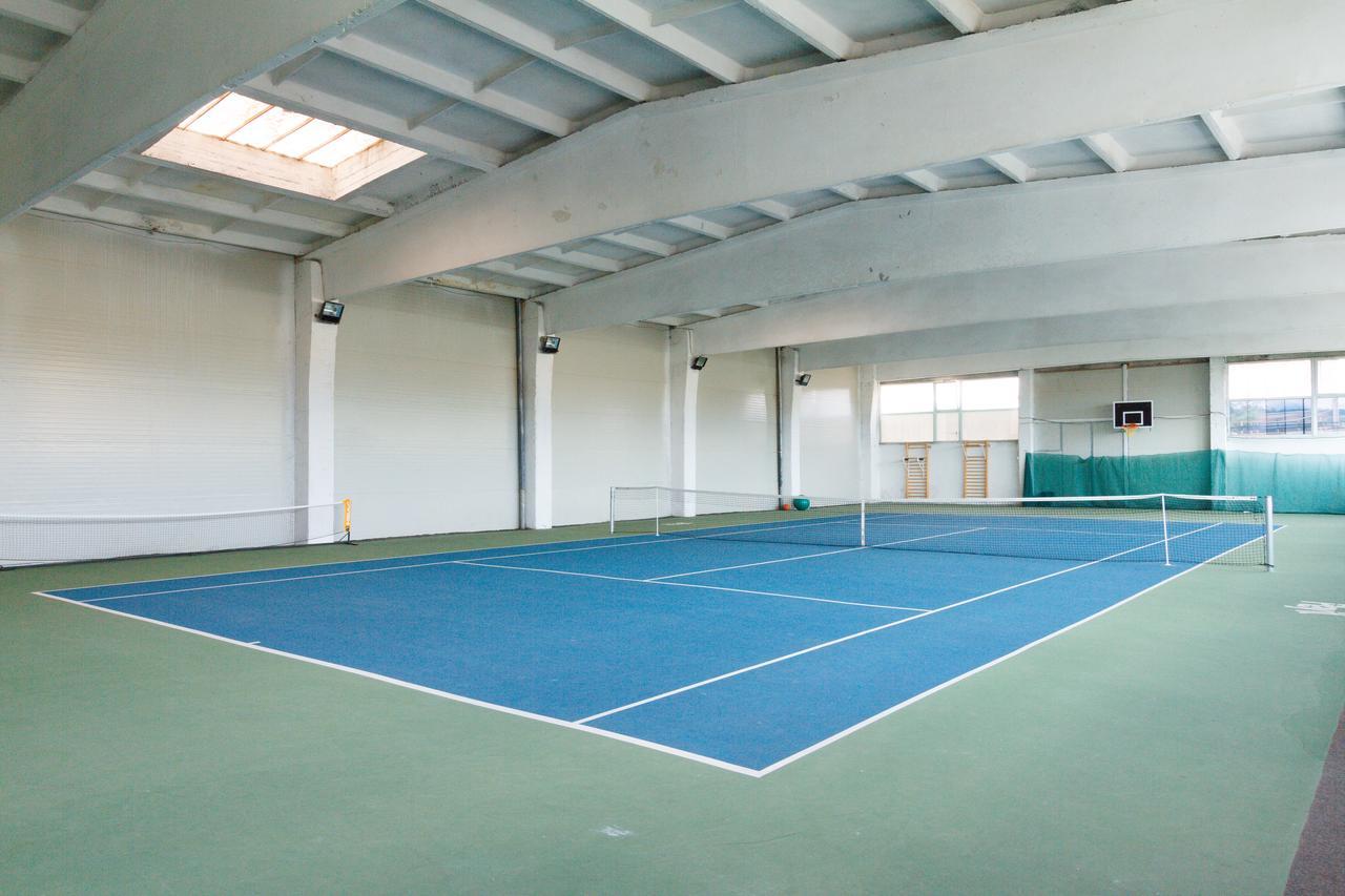 Ymy Hotels Targu Jiu Luaran gambar
