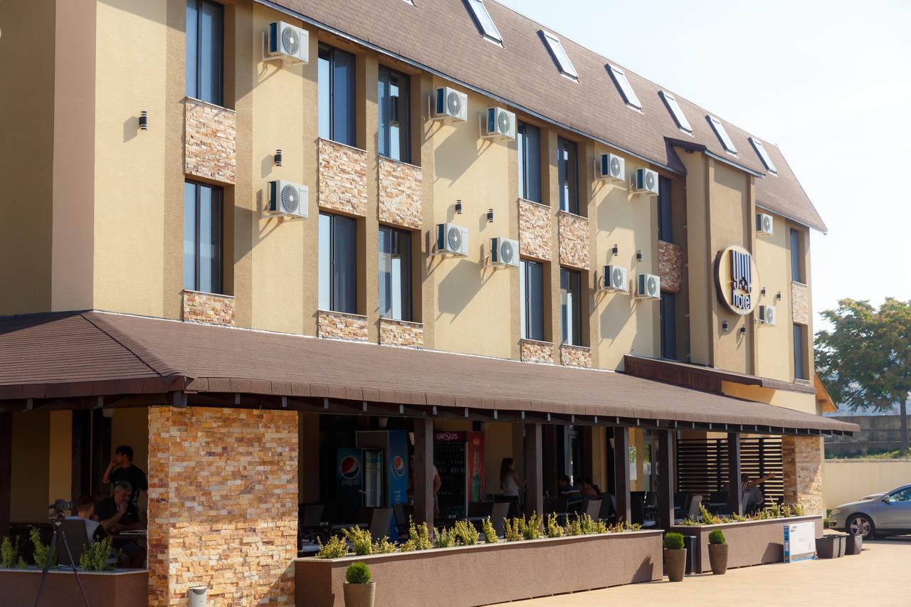 Ymy Hotels Targu Jiu Luaran gambar