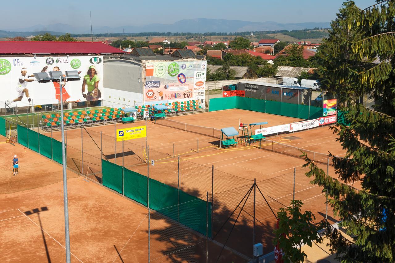 Ymy Hotels Targu Jiu Luaran gambar
