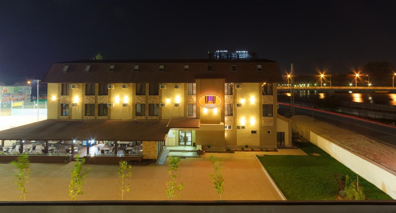 Ymy Hotels Targu Jiu Luaran gambar